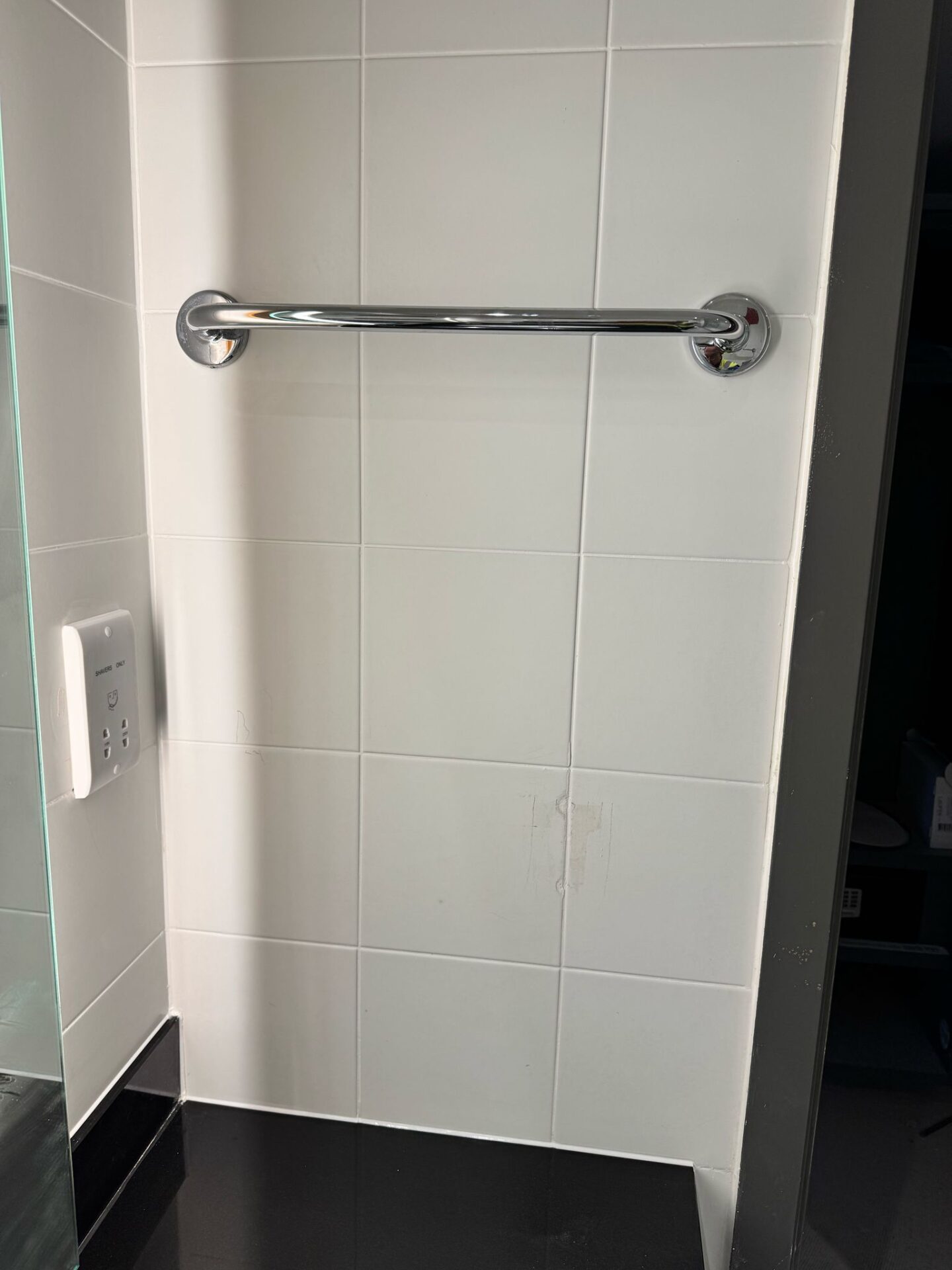 Restored tiled surface with fresh grout